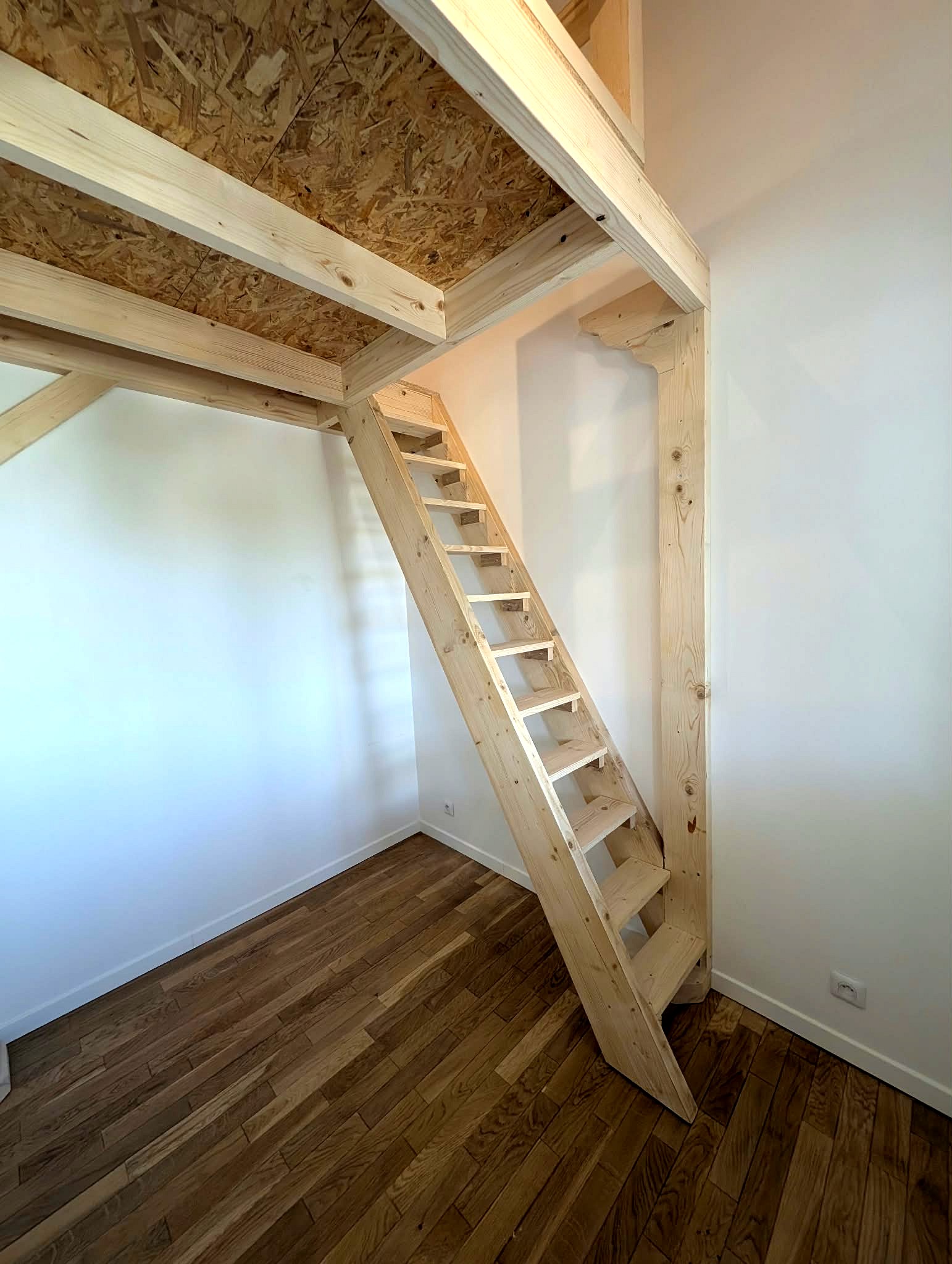 Structure de l'escalier de la mezzanine sur mesure
